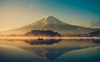 عکس رویایی از طلوع در دریاچه کوه فوجی کیفیت بالا گالری عکس